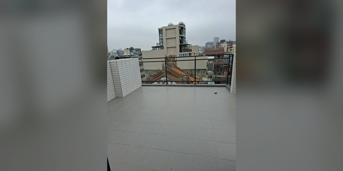 中國醫旁透天頂樓露台